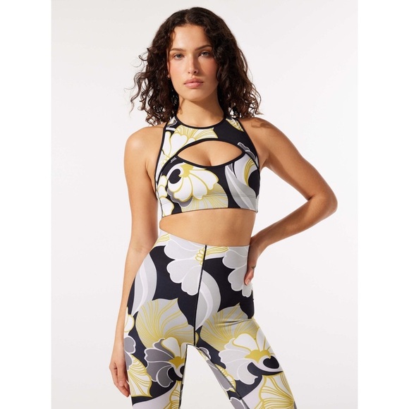 SAVAGE X FENTY • Hotline Medium Impact Sports Bra By Rhianna - Picture 4 of 8